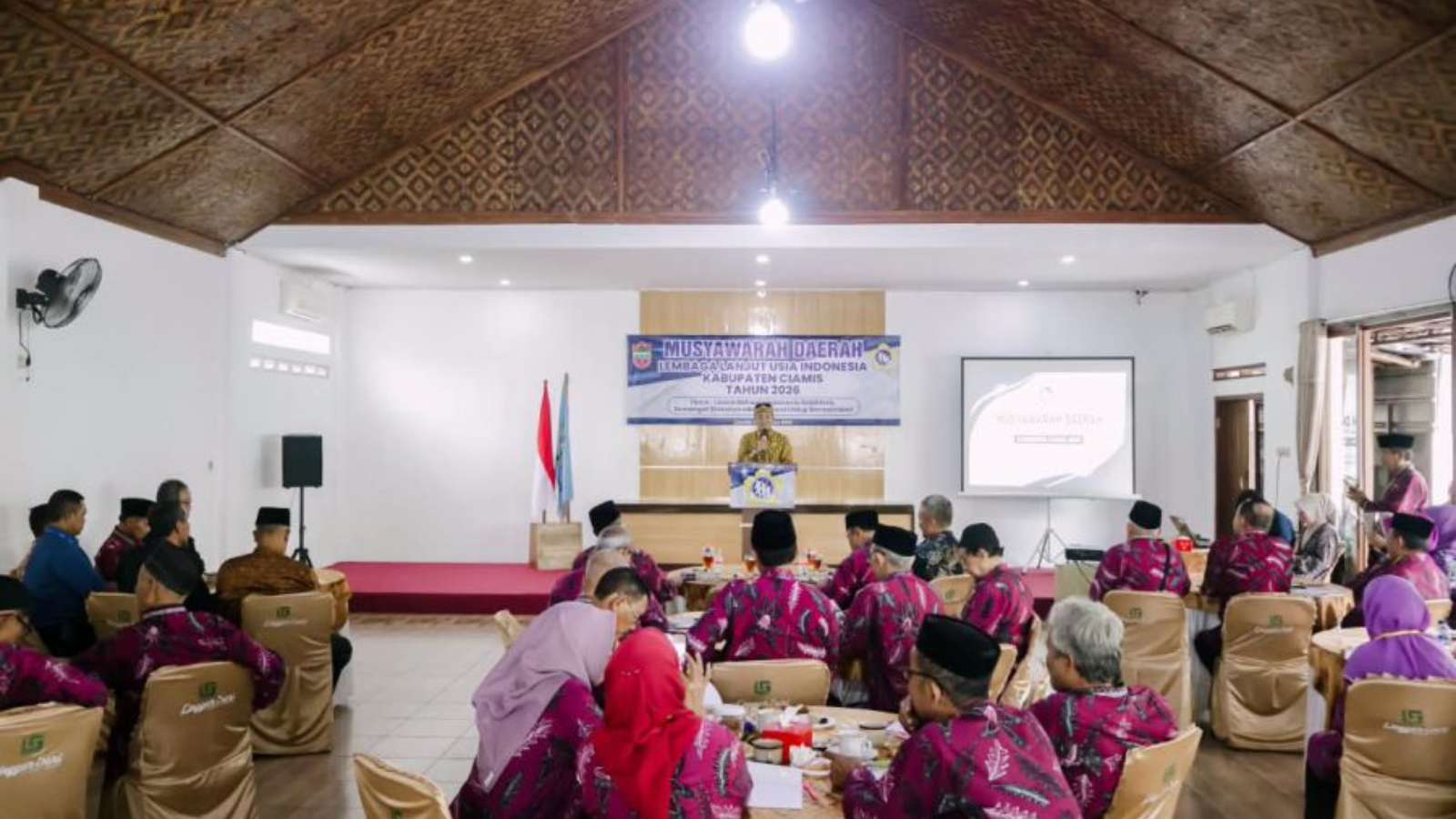 Encouraging Seniors to Continue Working and Contributing to the Region, Regent Herdiat Opens the 3rd Musda LLI Ciamis